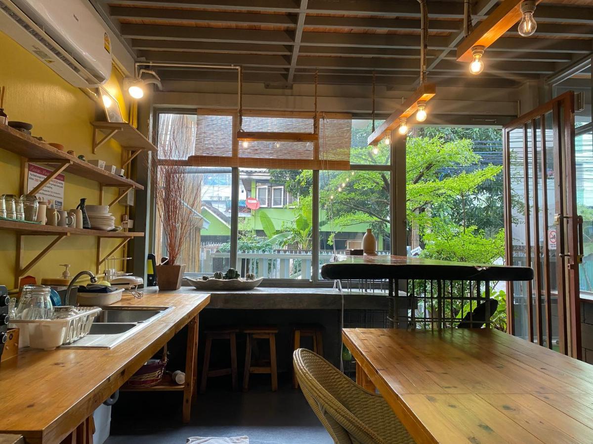 Nesuto Hostel Ramkamhaeng 52 Bangkok Exteriör bild