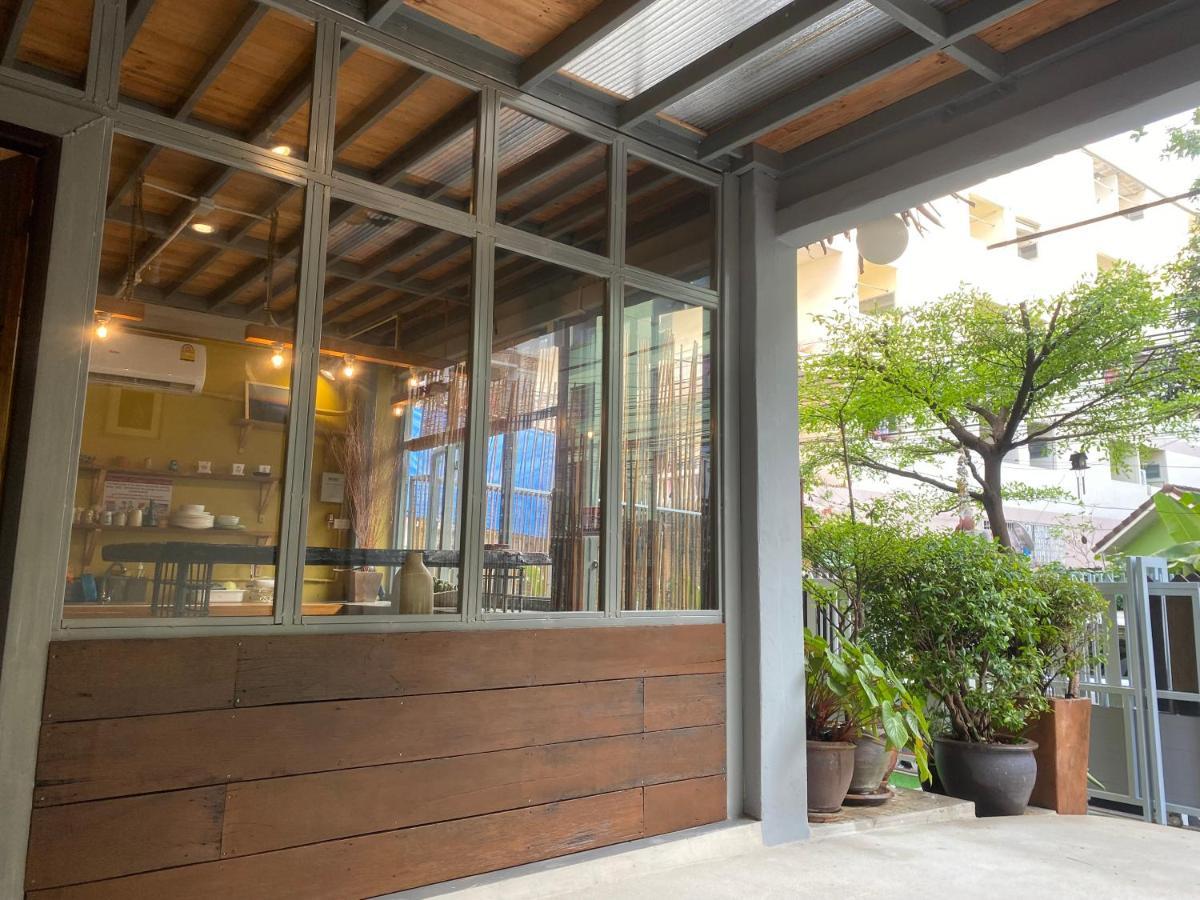 Nesuto Hostel Ramkamhaeng 52 Bangkok Exteriör bild