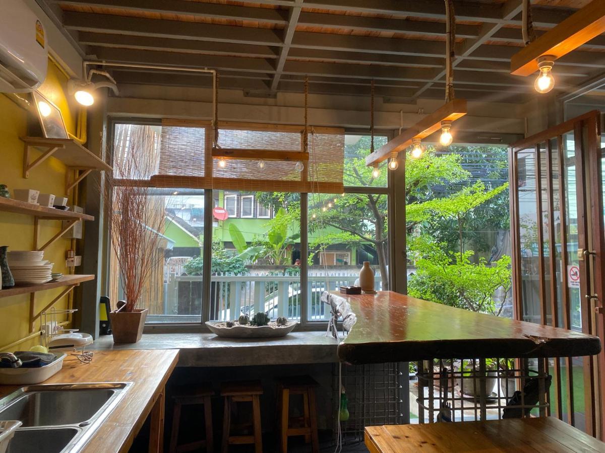Nesuto Hostel Ramkamhaeng 52 Bangkok Exteriör bild