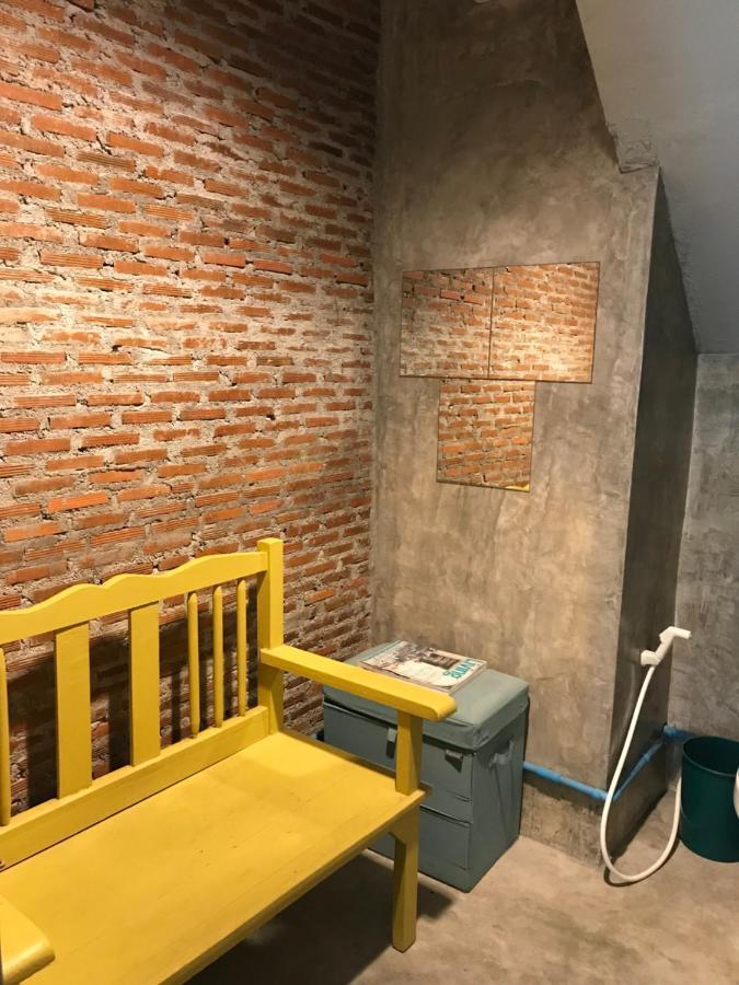Nesuto Hostel Ramkamhaeng 52 Bangkok Exteriör bild