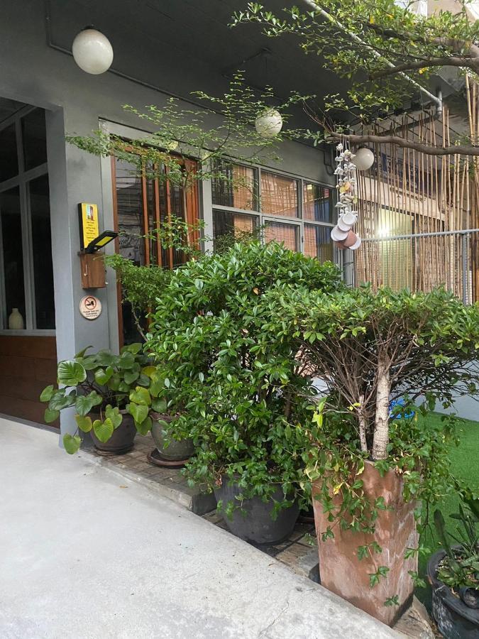Nesuto Hostel Ramkamhaeng 52 Bangkok Exteriör bild